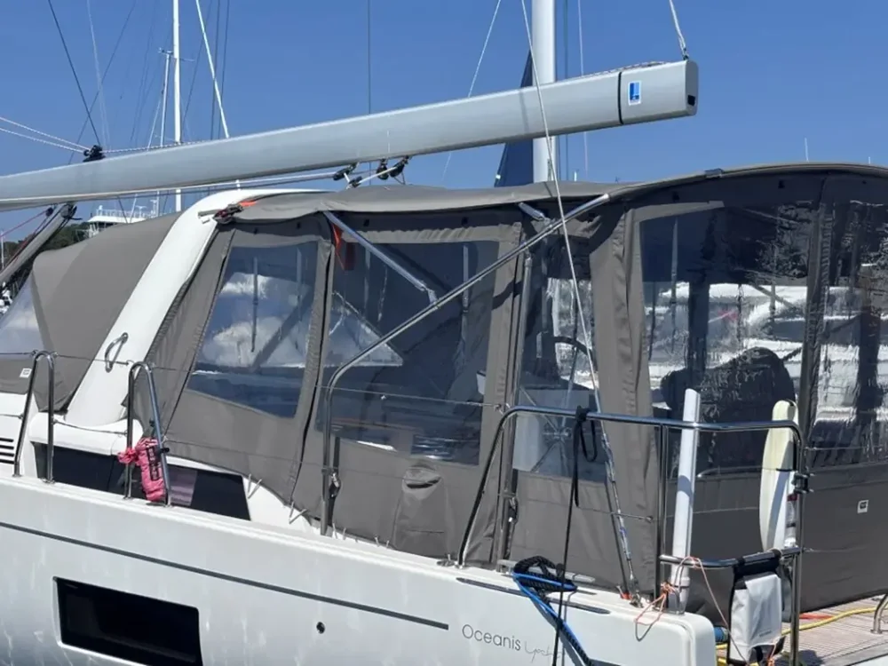 BoatPhoto.coverAlt
