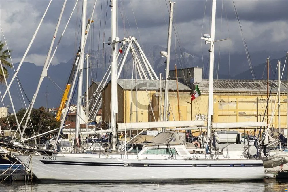 BoatPhoto.coverAlt