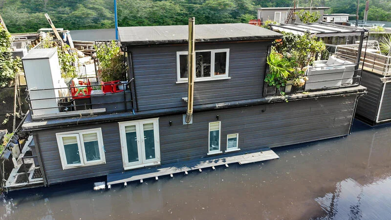 BoatPhoto.coverAlt