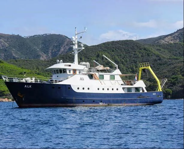 BoatPhoto.coverAlt