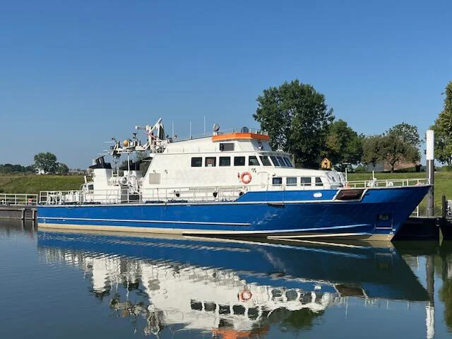 BoatPhoto.coverAlt