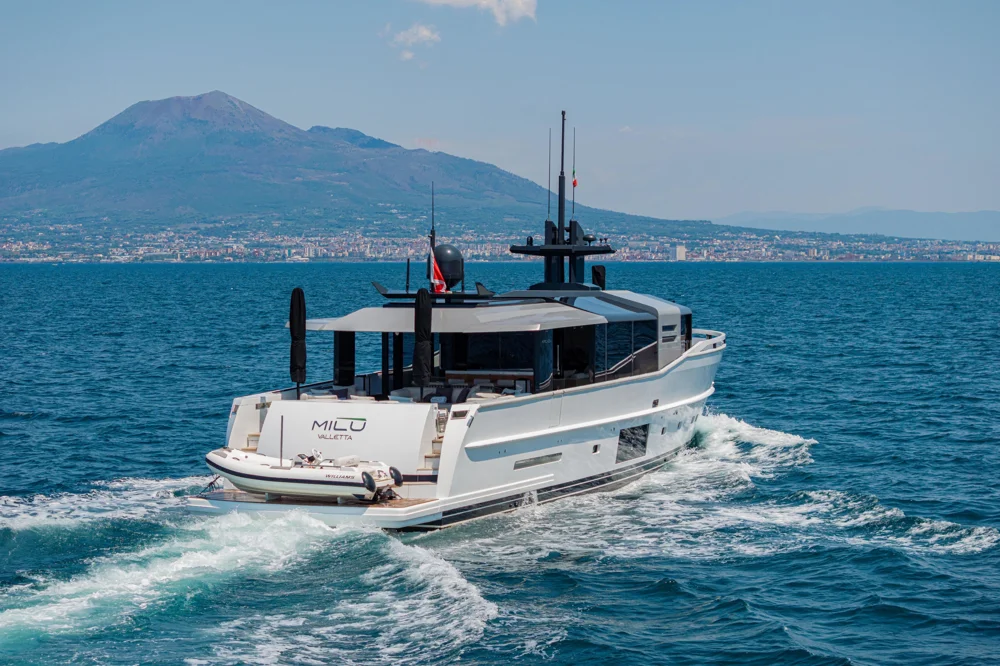 2019 Arcadia A85 for sale in Castellammare di Stabia, Italy, photo 3 of 5