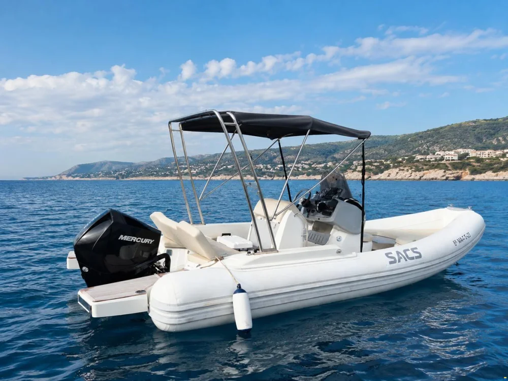 BoatPhoto.coverAlt