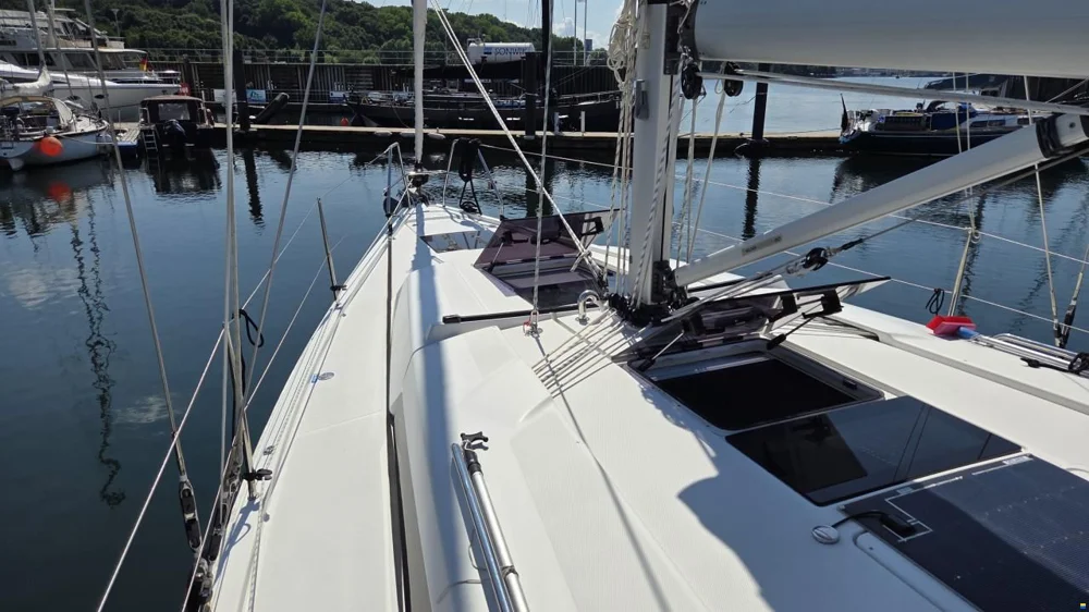 2021 Hanse Yachts 388 for sale in Germany, photo 3 of 5