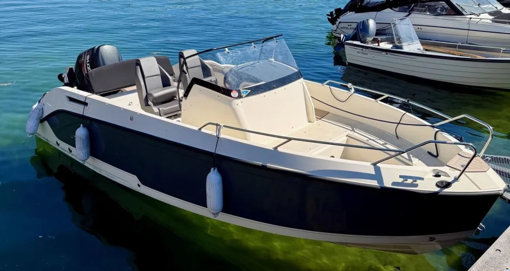 BoatPhoto.coverAlt