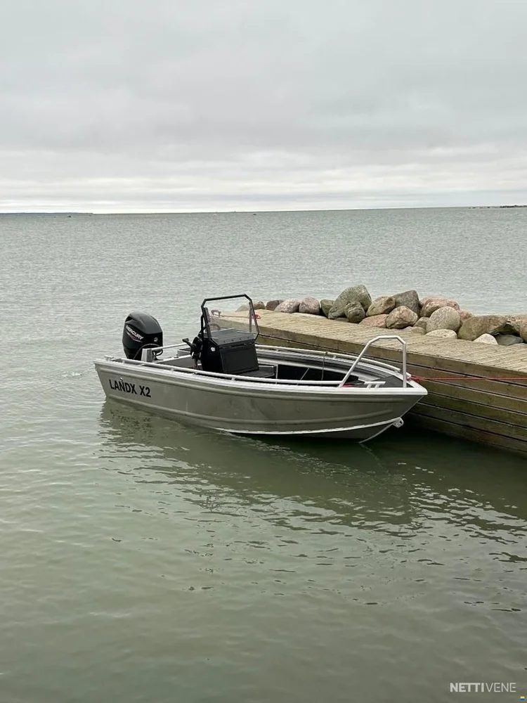 BoatPhoto.coverAlt