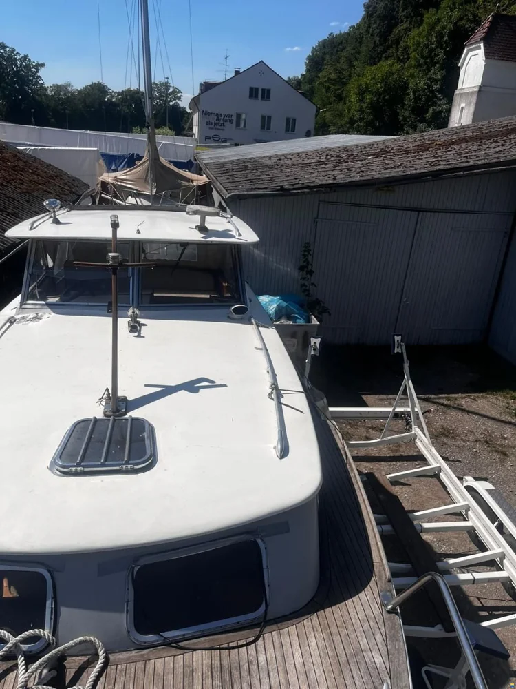 BoatPhoto.coverAlt