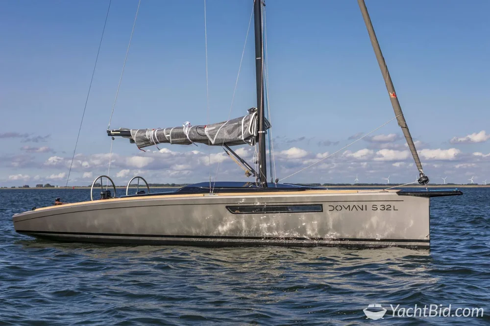 BoatPhoto.coverAlt