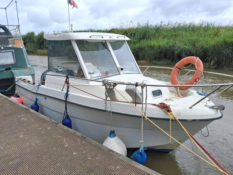 BoatPhoto.alt