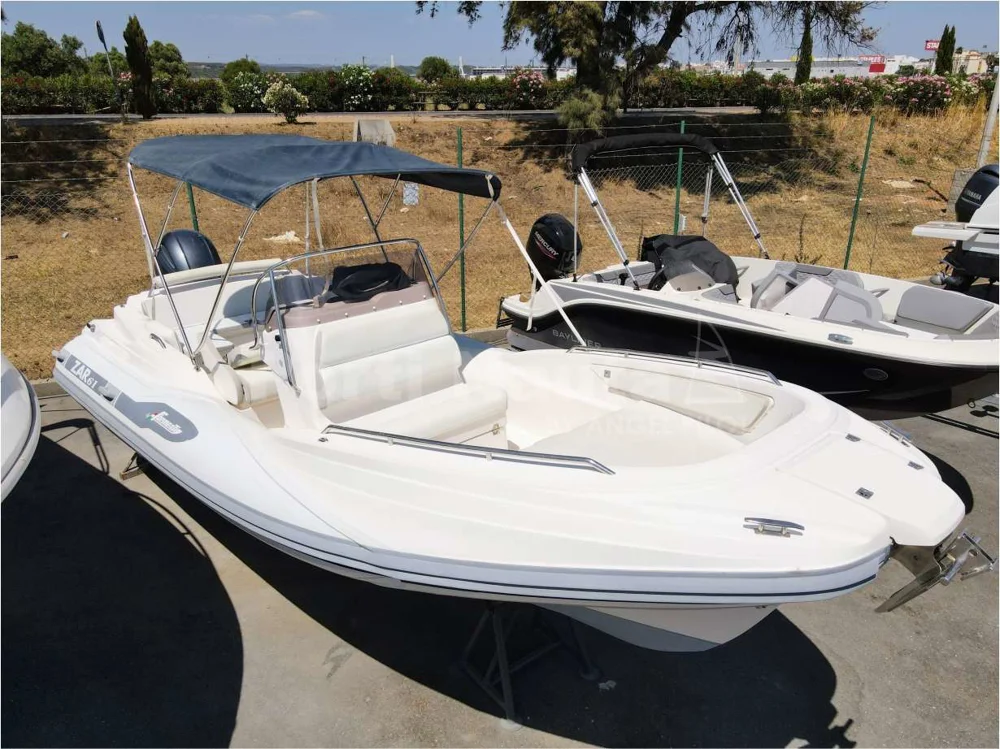 BoatPhoto.coverAlt
