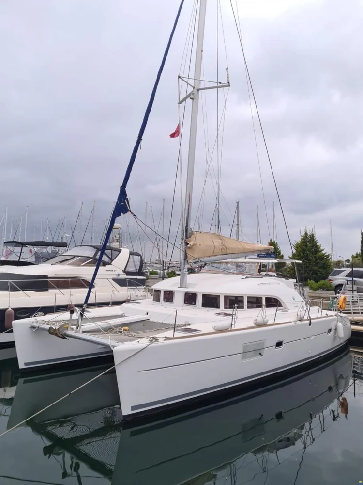 BoatPhoto.coverAlt