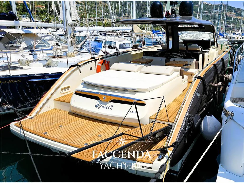 BoatPhoto.coverAlt