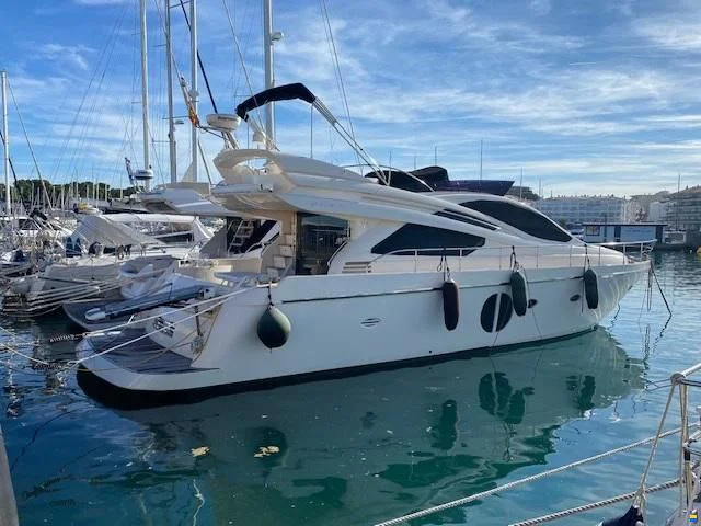 BoatPhoto.coverAlt