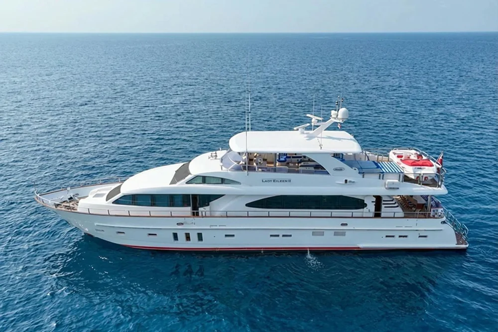 BoatPhoto.coverAlt