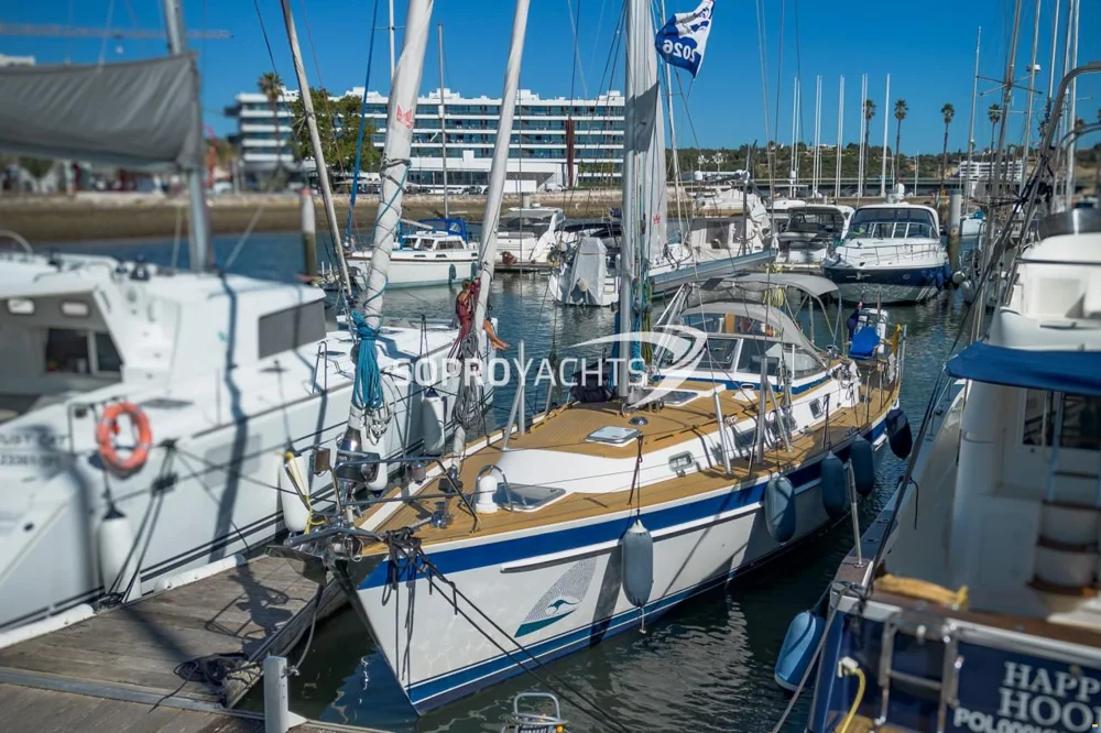 BoatPhoto.coverAlt