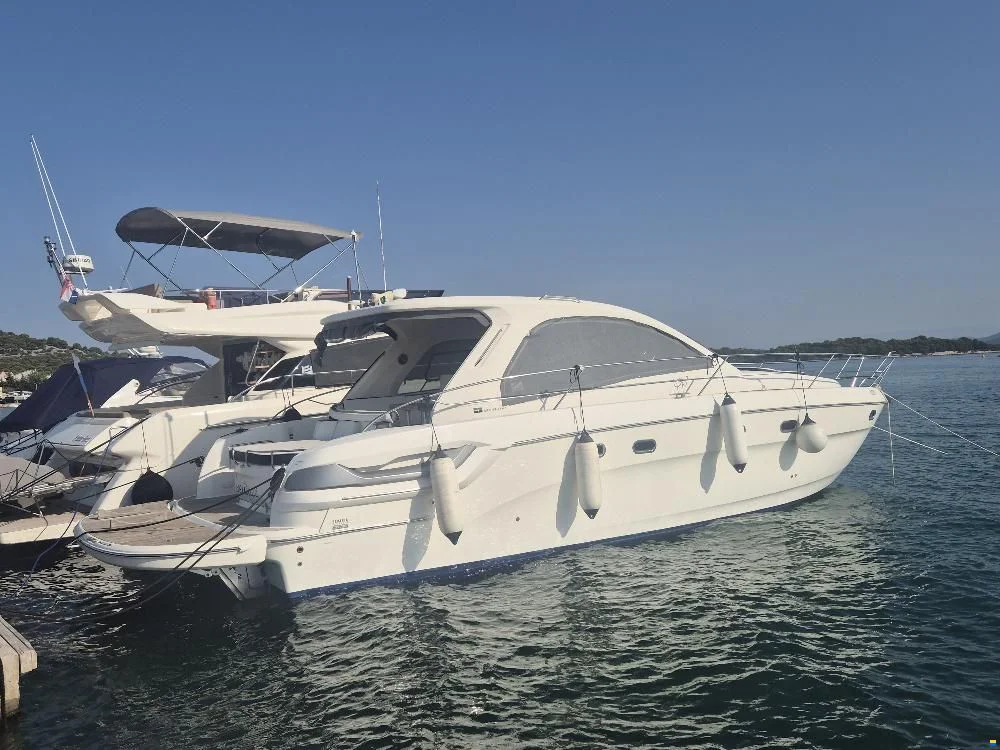BoatPhoto.coverAlt