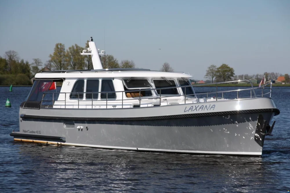 BoatPhoto.coverAlt