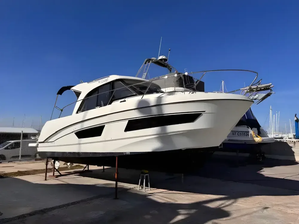 BoatPhoto.coverAlt