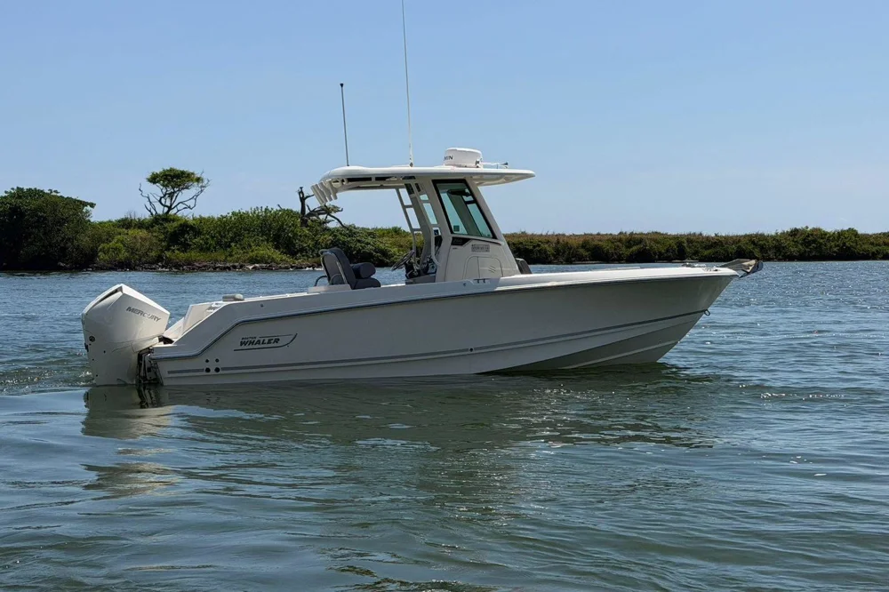 2023 Boston Whaler 250 Outrage for sale in Cancún, Mexico, photo 4 of 5