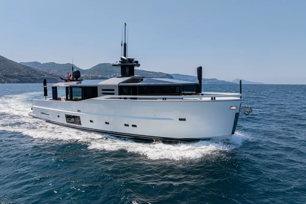BoatPhoto.coverAlt