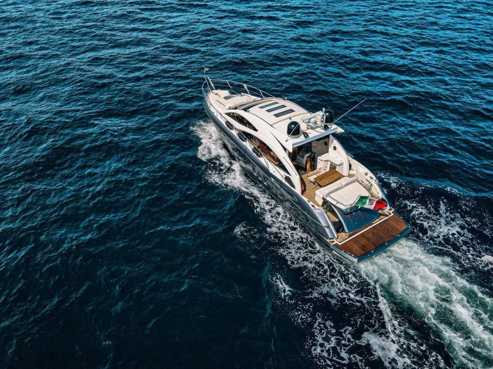 BoatPhoto.coverAlt