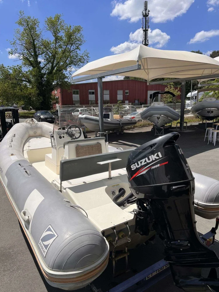 BoatPhoto.coverAlt
