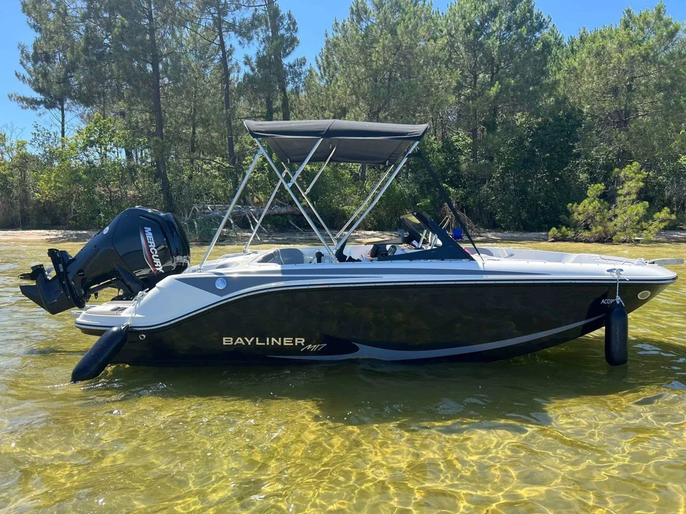 BoatPhoto.coverAlt