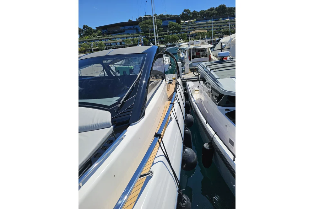 BoatPhoto.alt
