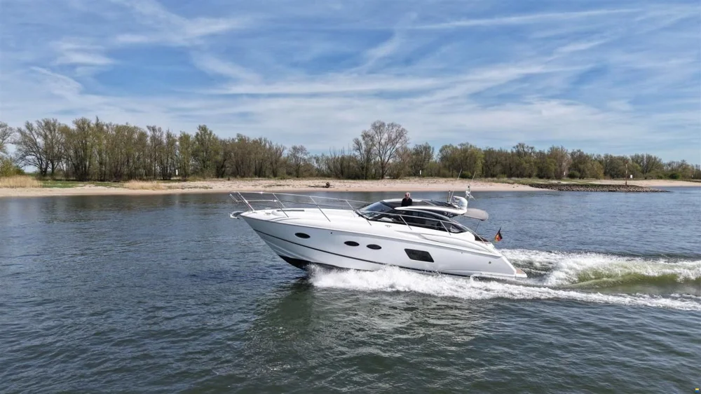 BoatPhoto.coverAlt