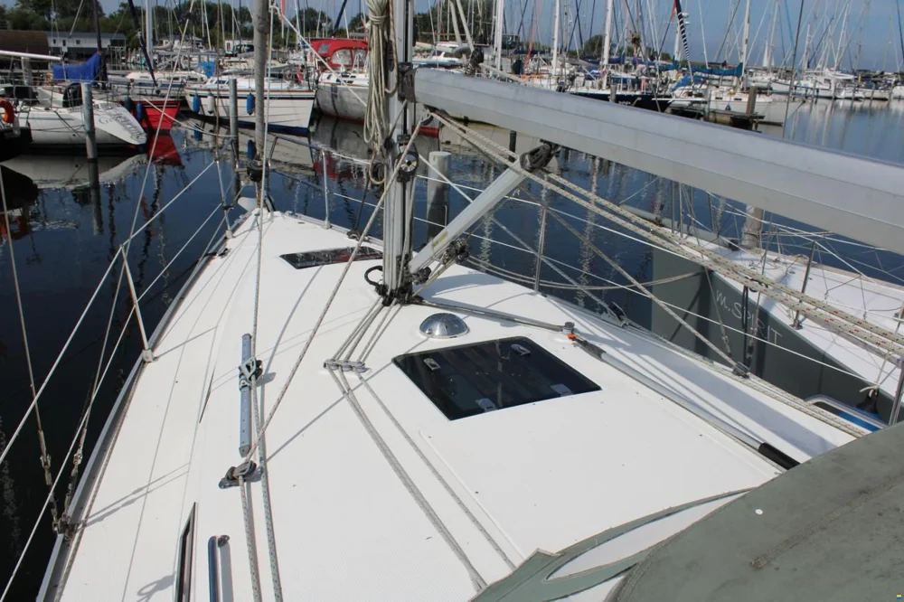 2010 Bavaria 32 Cruiser for sale in Lelystad, The Netherlands, photo 4 of 5