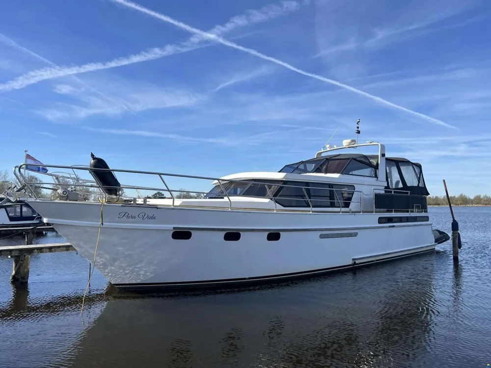 BoatPhoto.coverAlt