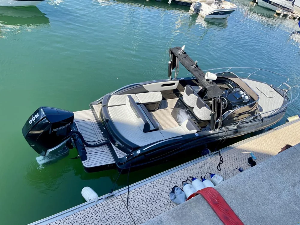 BoatPhoto.coverAlt