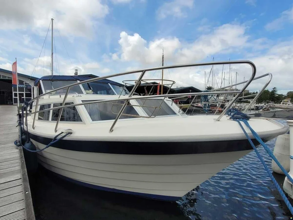 BoatPhoto.coverAlt