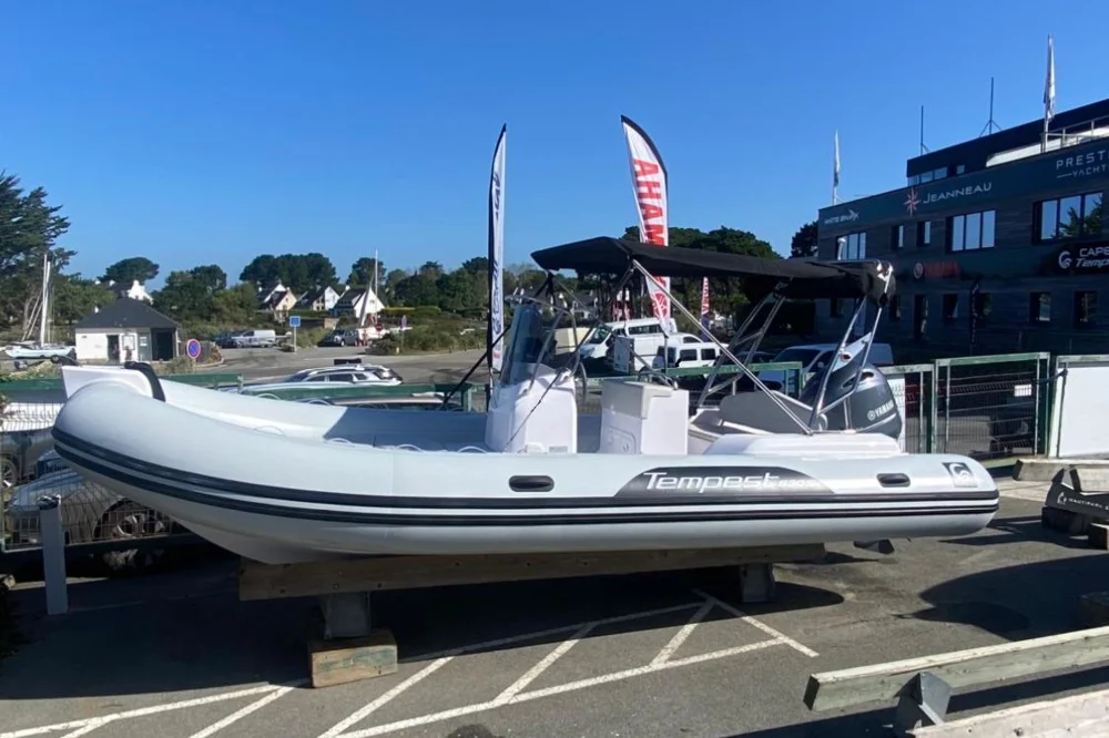 BoatPhoto.coverAlt