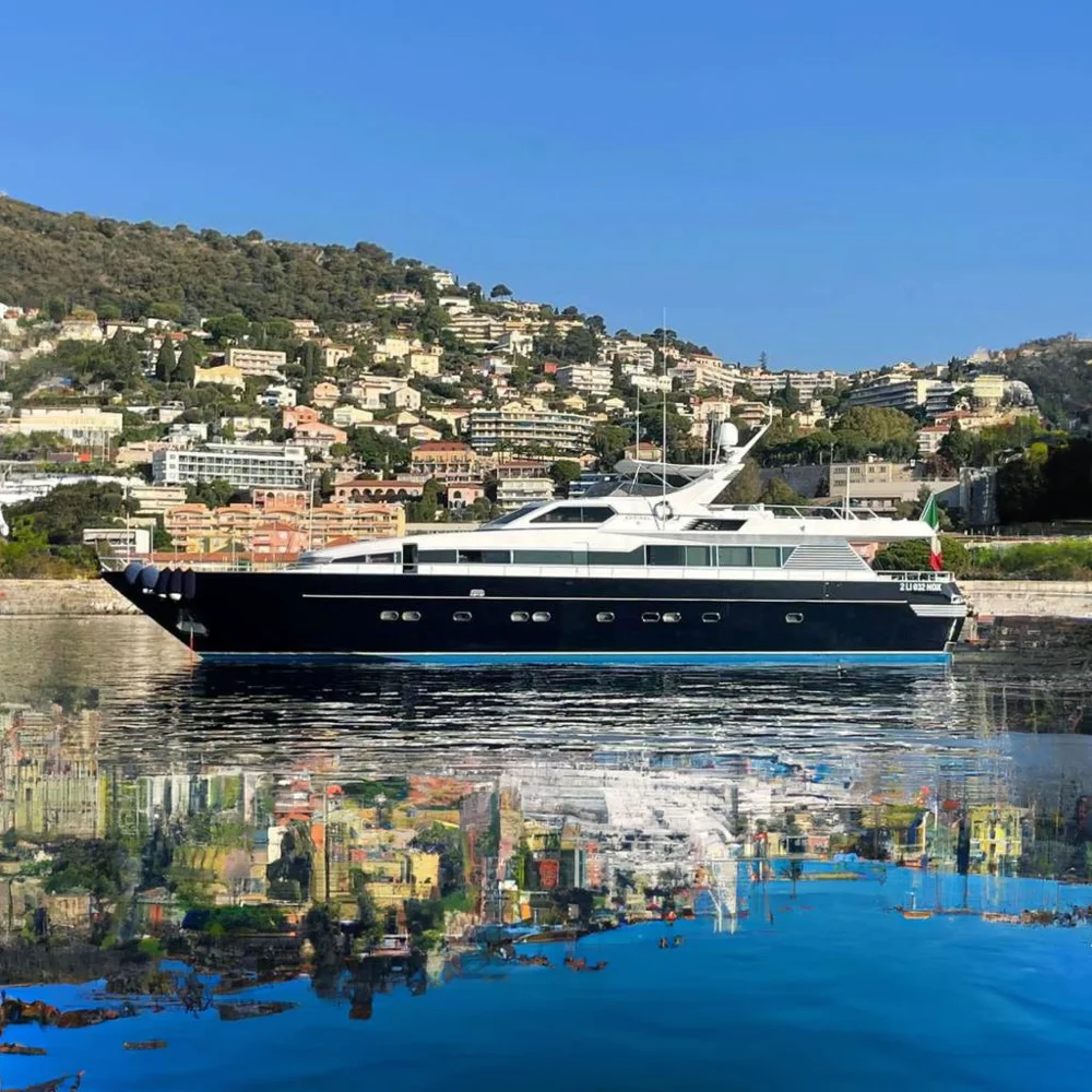 BoatPhoto.coverAlt