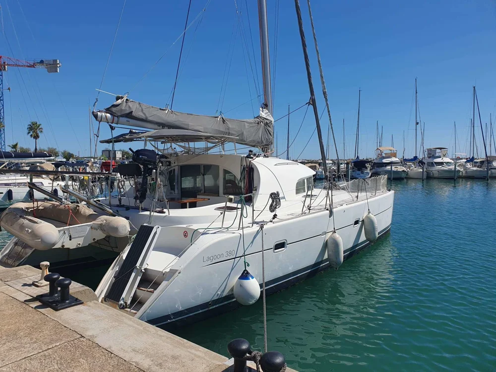 BoatPhoto.coverAlt