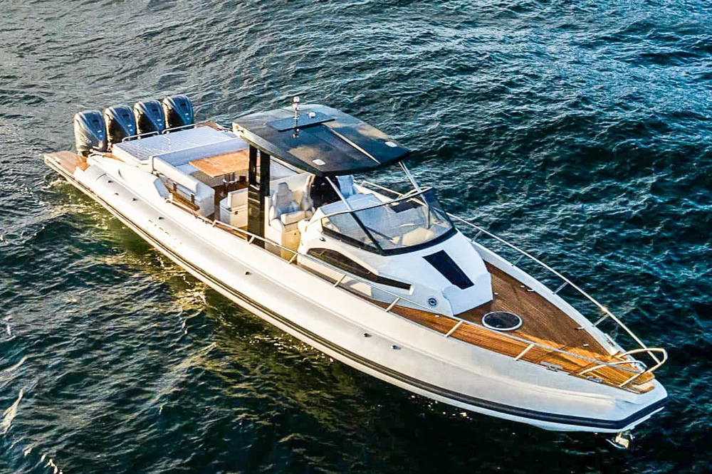 BoatPhoto.alt