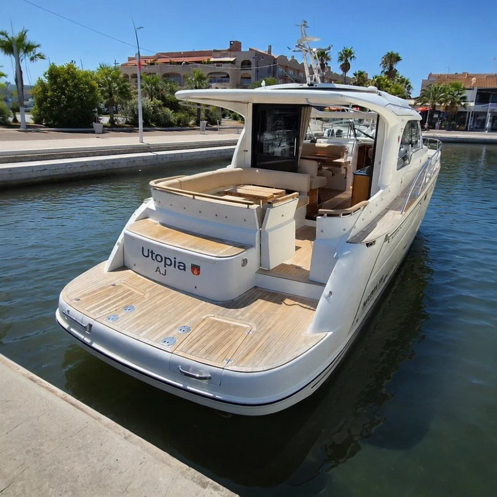 BoatPhoto.coverAlt