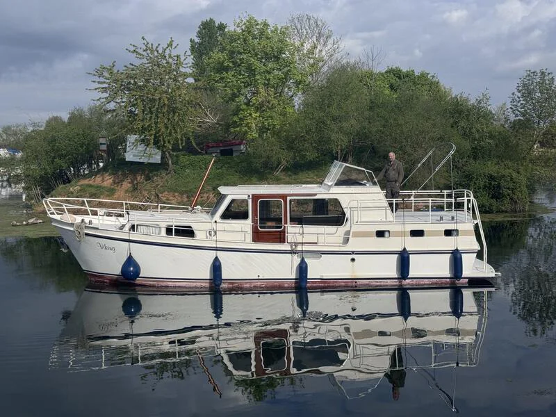 BoatPhoto.coverAlt