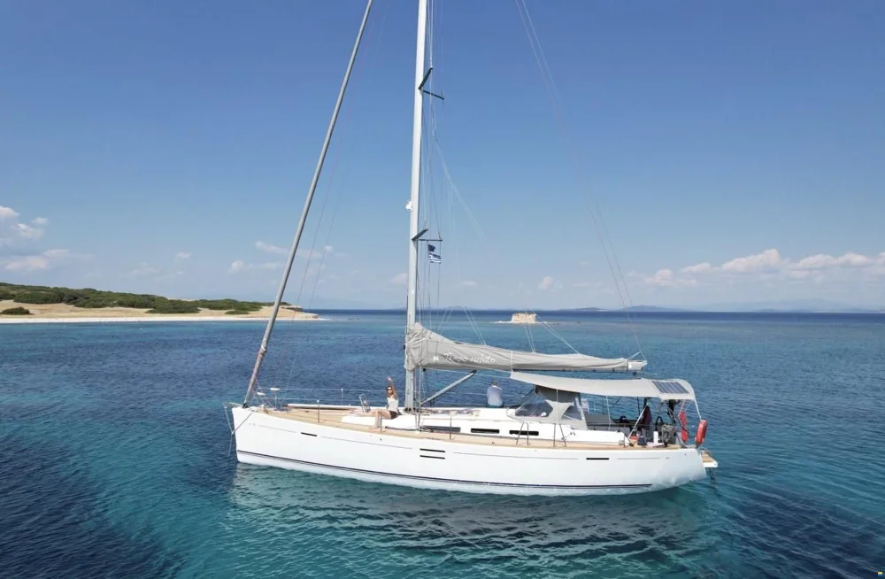 2010 Dufour 45E for sale in Greece, photo 2 of 5