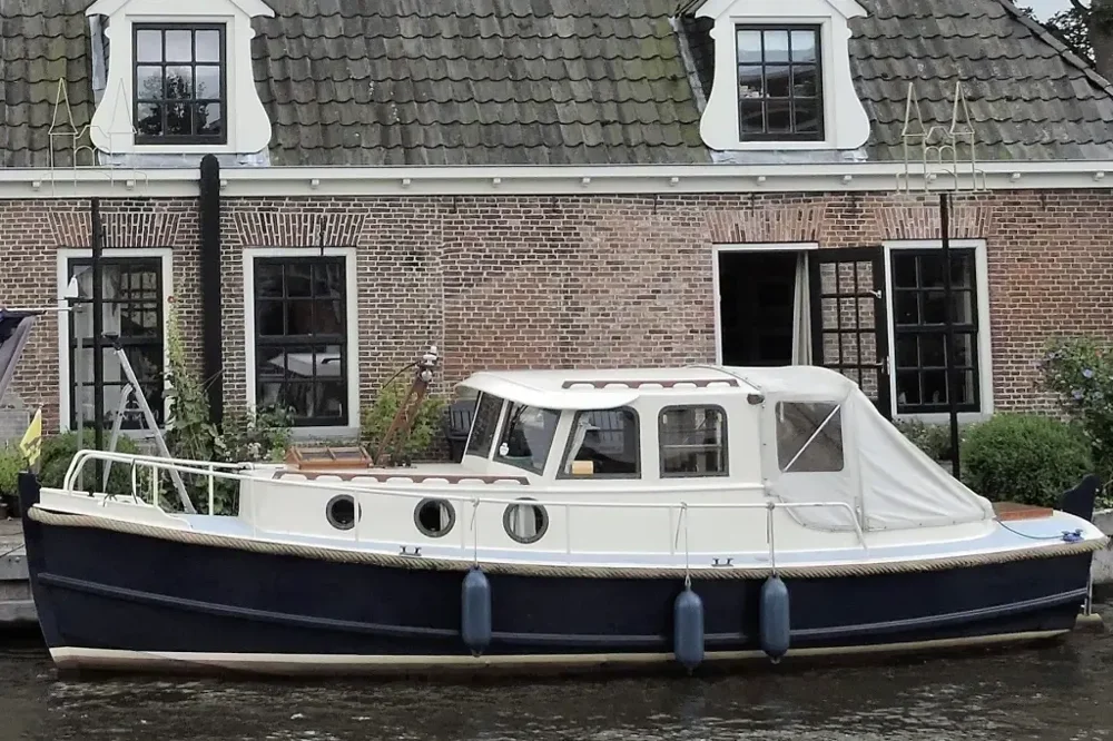 BoatPhoto.coverAlt