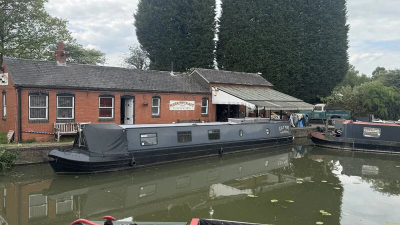 BoatPhoto.coverAlt