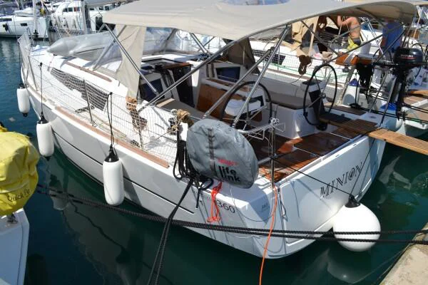 BoatPhoto.coverAlt