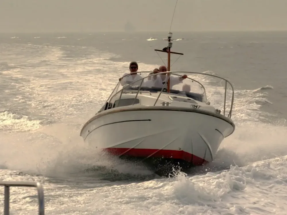 BoatPhoto.coverAlt