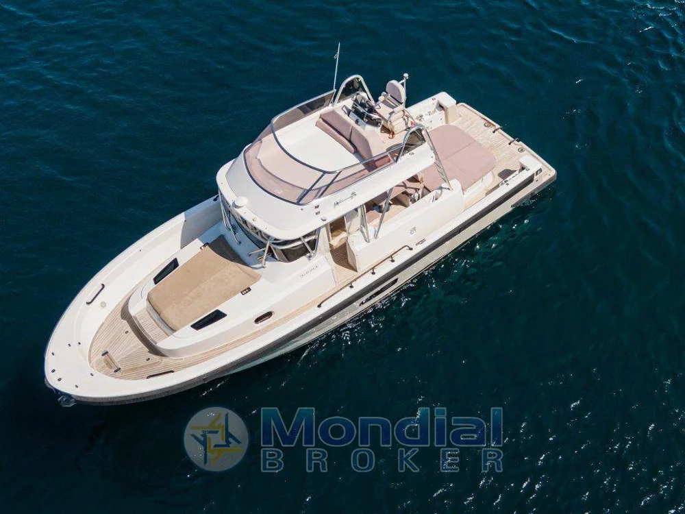 BoatPhoto.coverAlt
