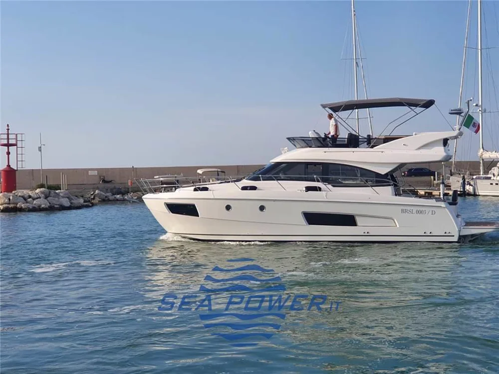 BoatPhoto.coverAlt