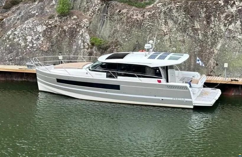 BoatPhoto.coverAlt
