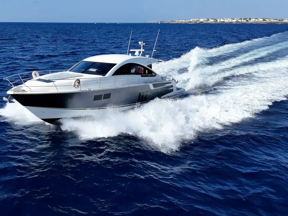 BoatPhoto.coverAlt