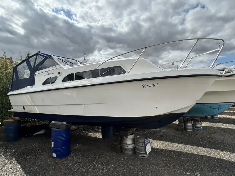 BoatPhoto.coverAlt