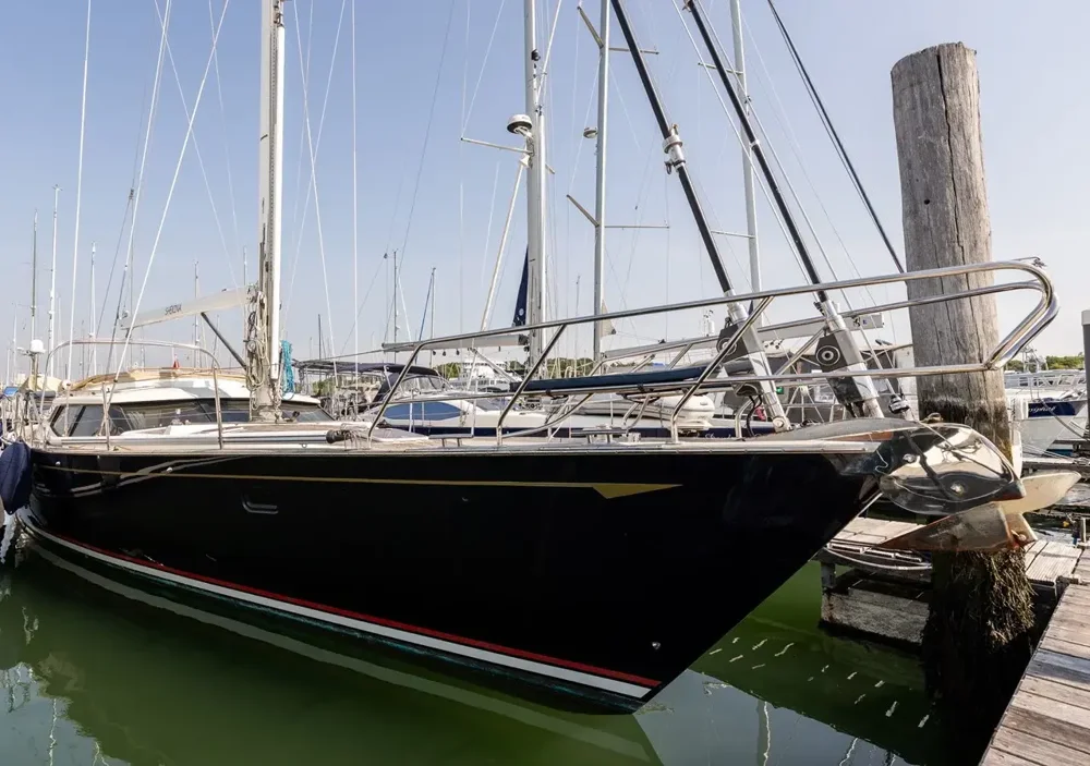 BoatPhoto.coverAlt